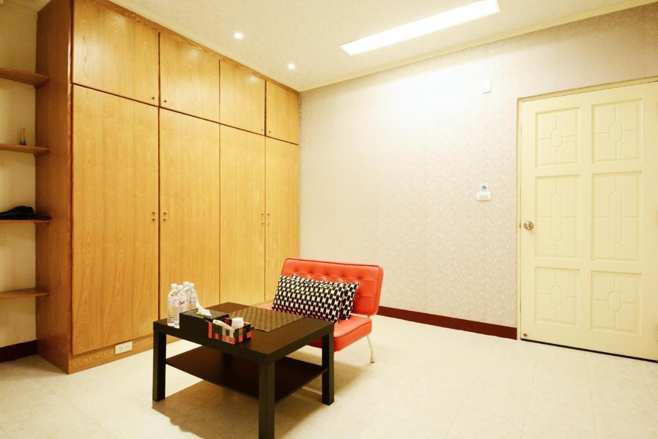 Apartamento Ariyoshi Ya Tainan Exterior foto