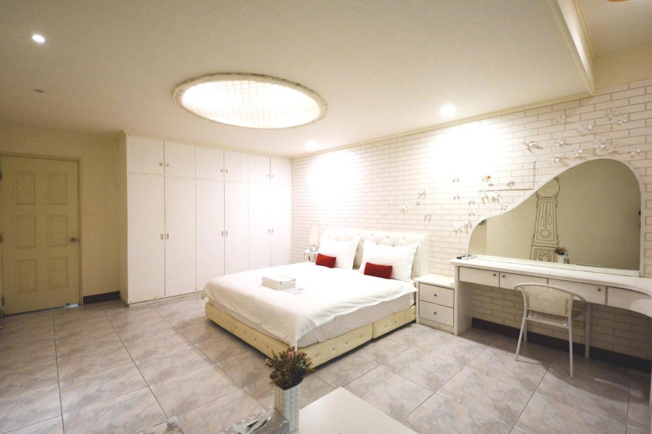 Apartamento Ariyoshi Ya Tainan Exterior foto